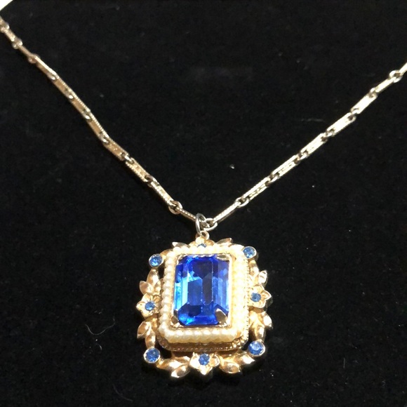 Coro Pegasus Royal Blue Vintage Necklace - Picture 5 of 11